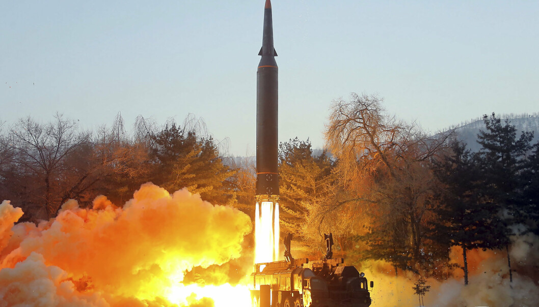 RAKETT: Nord-Koreas myndigheter sendte i forrige uke ut dette bildet som Pyongyang hevdet skulle vise en test av en hypersonisk rakett.
