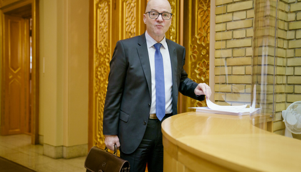 PÅ STORTINGET: Forsvarsminister Odd Roger Enoksen (Sp) i Stortinget i Oslo.