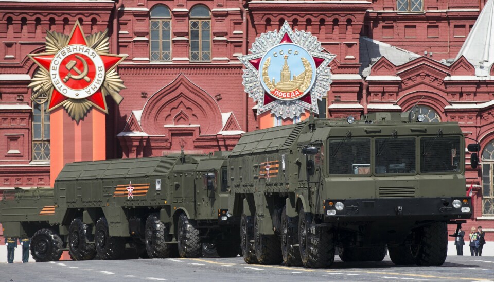 RAKETTER: Utskytere til Iskander-kortdistansemissiler kjører over Den røde plass i Moskva i forbindelse med en parade i mai 2019. Iskander-missiler ble i 2016 uplassert i Kaliningrad.