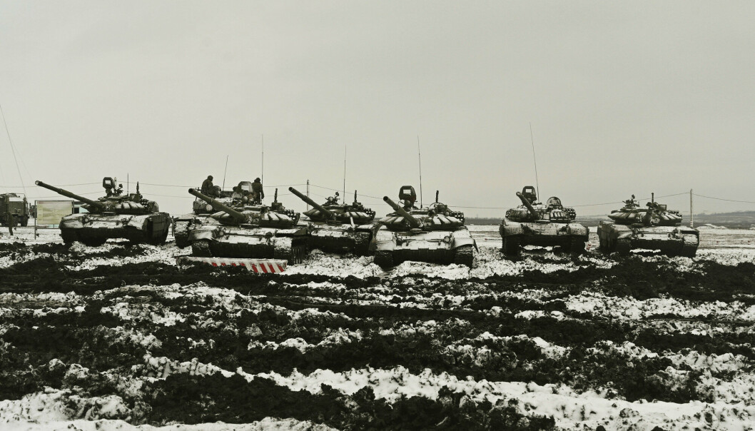 STRIDSVOGN: Vi må evne å lytte til motforestillingene til Russland, skriver Robert Mood. Her ser vi russiske stridsvogner under en øvelse sør i Russland.