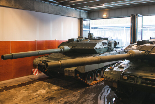 LEOPARD 2A7: To tyske stridsvogner fra Krauss-Maffei Wegmann. LEOPARD 2A7: To tyske stridsvogner fra Krauss-Maffei Wegmann.