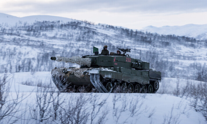 SKAL UTFASES: Mot slutten av året kommer svaret på om det blir sørkoreansk eller tyske stridsvogner som skal erstatte hærens Leopard 2A4. SKAL UTFASES: Mot slutten av året kommer svaret på om det blir sørkoreansk eller tyske stridsvogner som skal erstatte hærens Leopard 2A4.