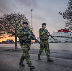 Hæren patruljerer i gatene på Gotland