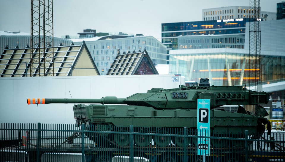 TYSK ELLER KOREANSK: Fra 2025 skal det leveres nye stridsvogner til Hæren som skal erstatte Leopard 2A4. Valget står mellom K2 Black Panther eller Leopard 2A7 (bildet) som kom til Oslo 9. januar.