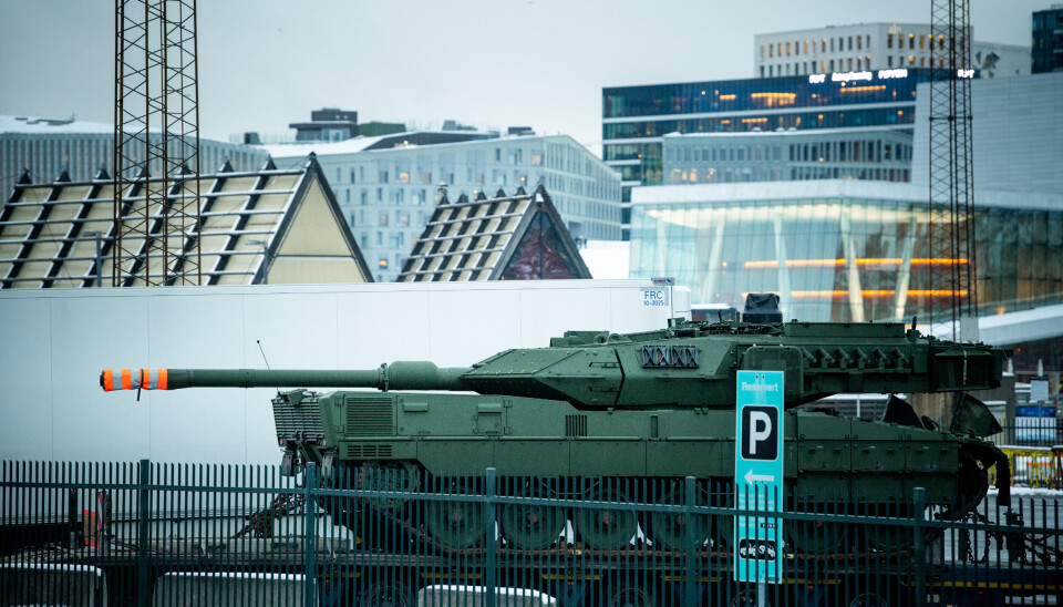 TYSK ELLER KOREANSK: Fra 2025 skal det leveres nye stridsvogner til Hæren som skal erstatte Leopard 2A4. Valget står mellom K2 Black Panther eller Leopard 2A7 (bildet) som kom til Oslo 9. januar. TYSK ELLER KOREANSK: Fra 2025 skal det leveres nye stridsvogner til Hæren som skal erstatte Leopard 2A4. Valget står mellom K2 Black Panther eller Leopard 2A7 (bildet) som kom til Oslo 9. januar.