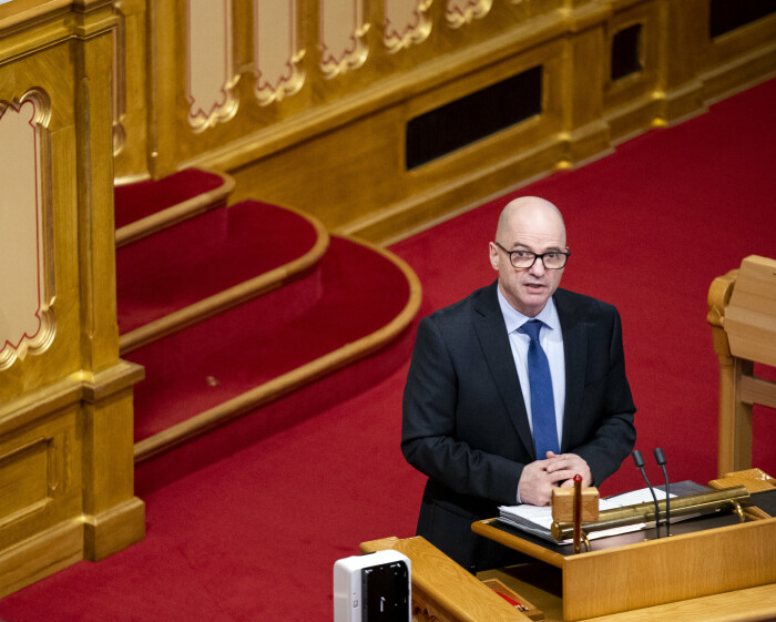 Forsvarsministeren ser ikke økt trussel mot Norge