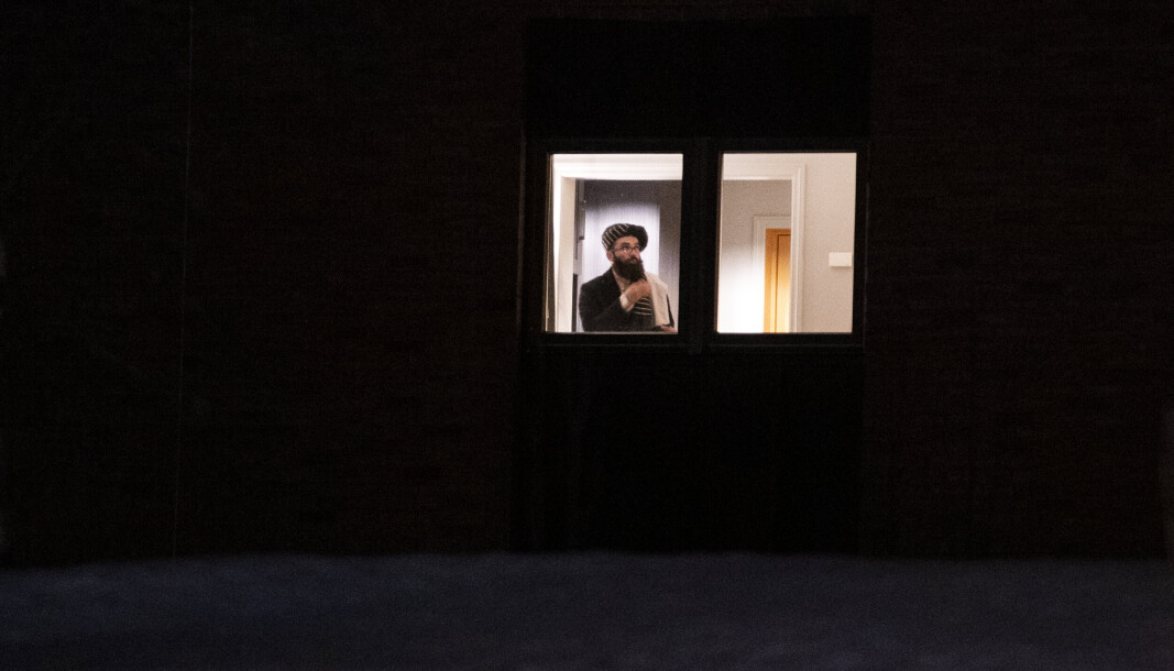 TALIBAN: Anas Haqqani (bildet) er en av representantene fra Taliban som ankom Norge lørdag. Nå vekker det reaksjoner at han har forbindelser til nettverket som sto bak angrepet på Serena Hotel i Kabul i 2008. Der ble den norske journalisten Carsten Thomassen drept. TALIBAN: Anas Haqqani (bildet) er en av representantene fra Taliban som ankom Norge lørdag. Nå vekker det reaksjoner at han har forbindelser til nettverket som sto bak angrepet på Serena Hotel i Kabul i 2008. Der ble den norske journalisten Carsten Thomassen drept.