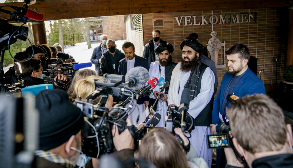 SANKSJONERT:Amir Khan Muttaqi (nummer to f.h.) er den eneste av Talibans 15 representanter som er sanksjonert av FN. Han er imidlertid unntatt reiserestriksjoner for å delta i fredsmøter.