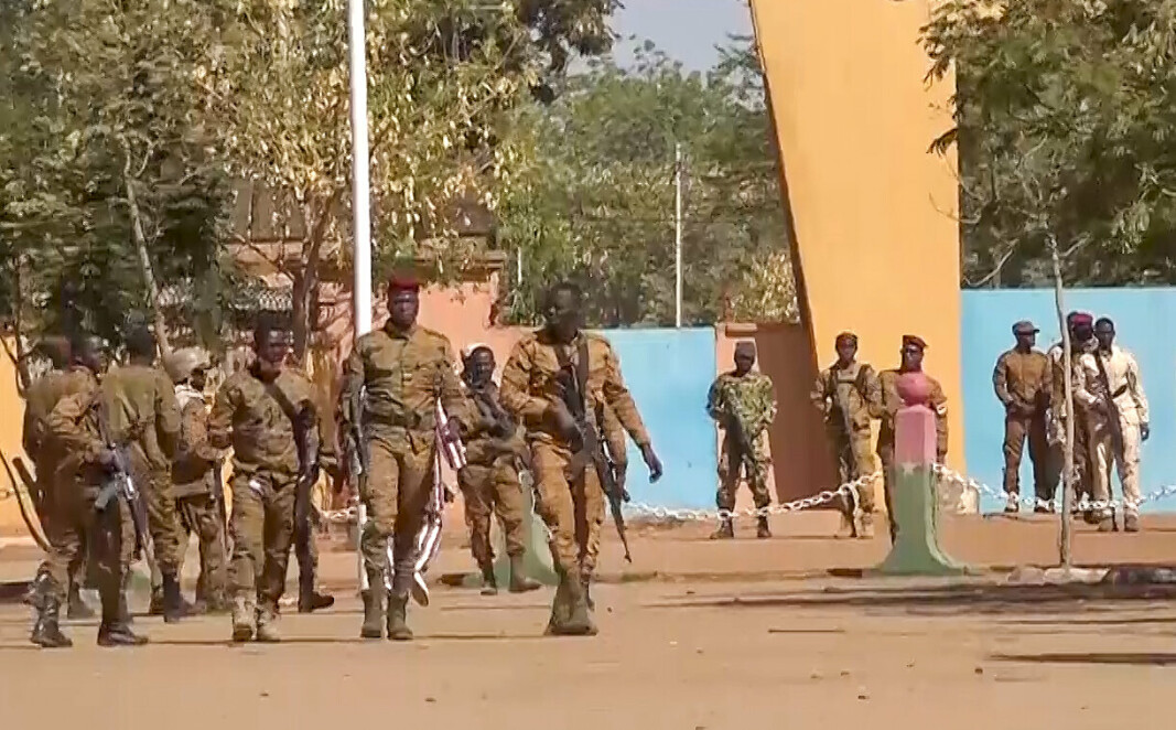KUPP: Soldater utenfor militærleiren Guillaume Ouedraogo i Burkina Fasos hovedstad Ouedraogo.