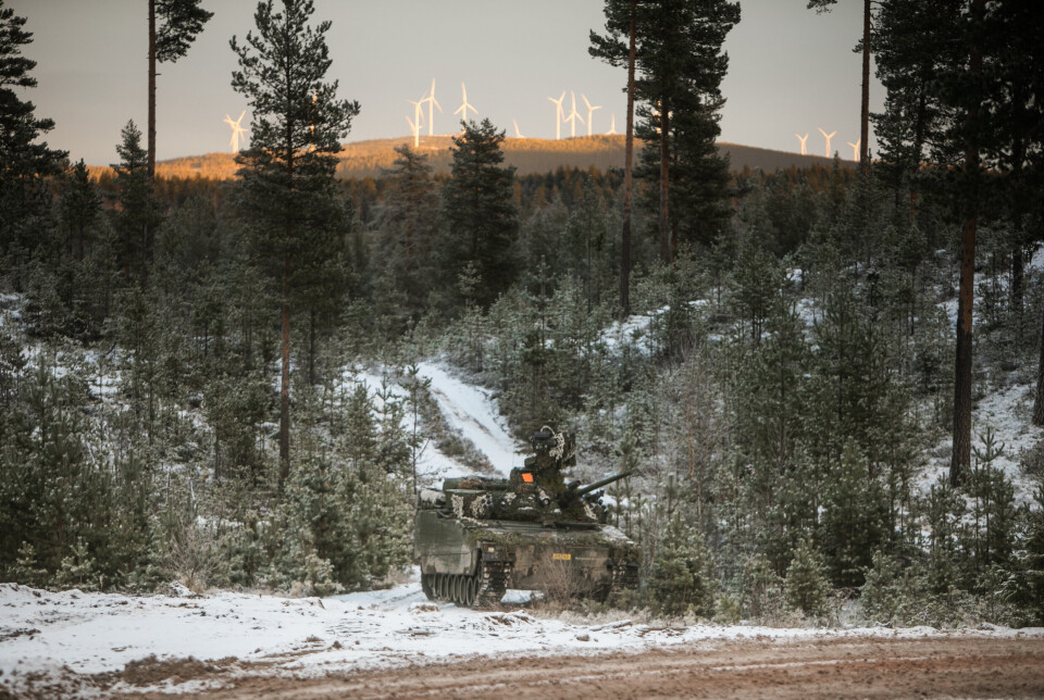 CV90: En stormpanservogn under øvelse på Rena i 2021.