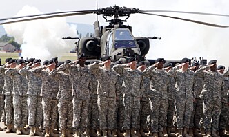 Den amerikanske hæren dimitterer uvaksinerte soldater
