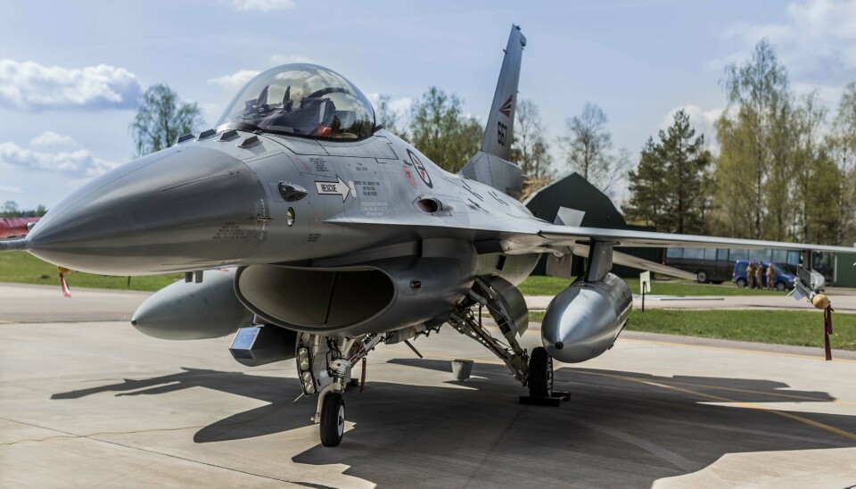 SELGES: Forsvaret vil selge inntil tolv fly av typen F-16 til det amerikanske selskapet Draken International, som også driver opplæring av saudiarabiske jagerflypiloter.