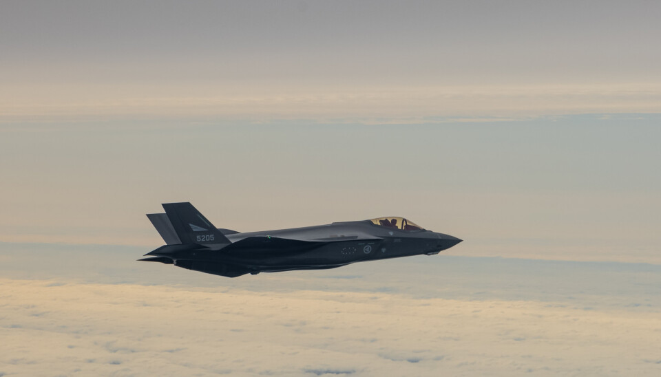 LASER: Et norsk F-35 fly under øvelse med allierte utenfor Helgelandskysten. De neste par ukene vil F-35 på Ørland bruke laser i forbindelse med øvelse.