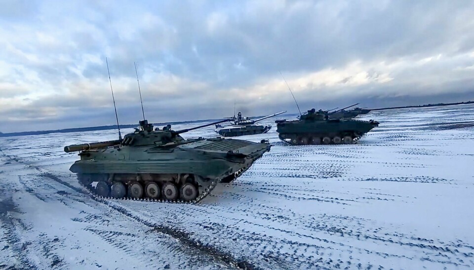 ØVELSE: Stridsvogner under en felles russisk-hviterussisk øvelse i Hviterussland i begynnelsen av februar.