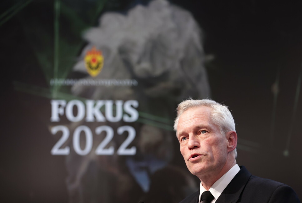 TRUSLER: Sjef for Etterretningstjenesten Nils Andreas Stensønes la fram Fokus, som er tjenestens åpne trusselvurdering.