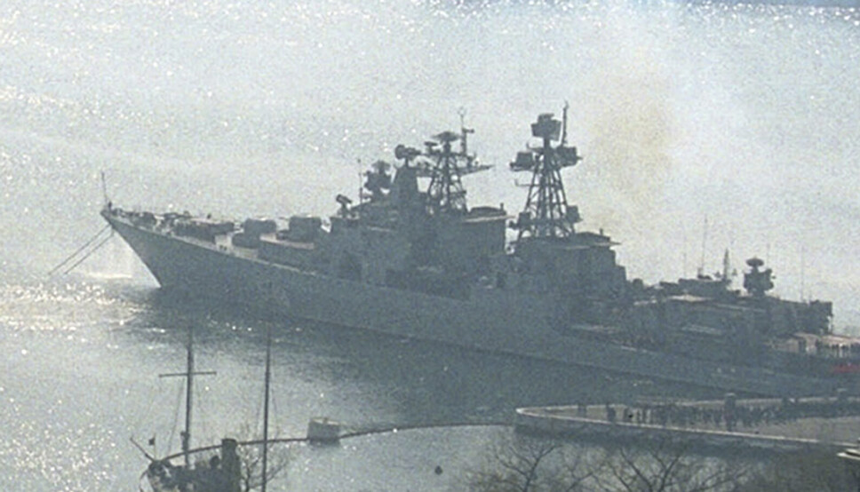 UBÅT: Russland hevder den jageren Marshal Sjaposjnikov (på bildet) oppdaget en amerikansk ubåt i russisk farvann. USA nekter for at dette har skjedd. På bildet ligger jageren utenfor Vladivostok i 2003.