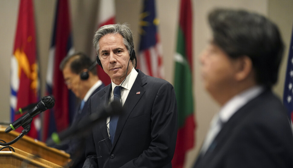 RUNDTUR: USAs utenriksminister Antony Blinken på pressekonferanse med Japans utenriksminister Yoshimasa Hayashi (i forgrunnen) og Sær-Koreas utenriksminister Chung Eui-yong på Hawaii.