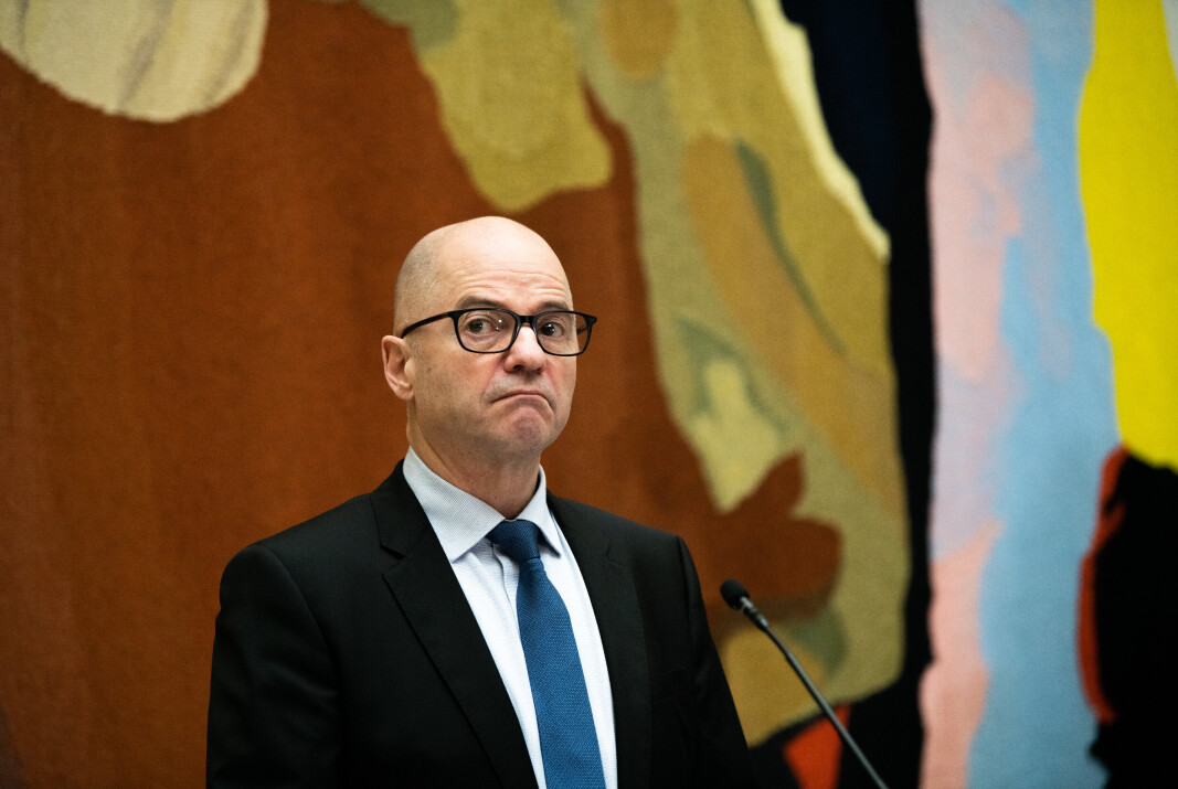 DRAR HJEM: Forsvarsminister Odd Roger Enoksen reiser rett hjem fra Brussel, og avlyser den store sikkerhetskonferansen i München. DRAR HJEM: Forsvarsminister Odd Roger Enoksen reiser rett hjem fra Brussel, og avlyser den store sikkerhetskonferansen i München.