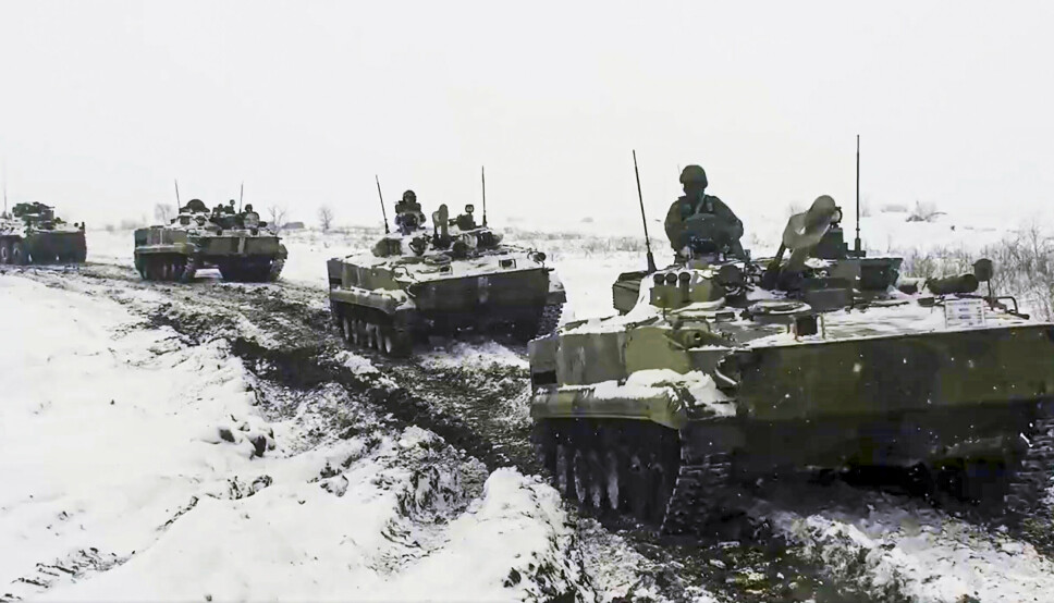 TANKS: Russiske stridsvogner på øvelse i regionen Rostov i slutten av januar. Rostov grenser mot den østlige delen av Ukraina.