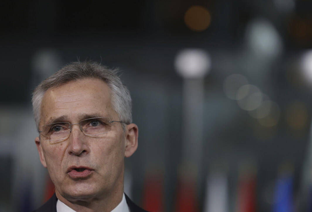 SIKKERHETSKRISE: NATOs generalsekretær Jens Stoltenberg snakker med media når han ankommer et møte med NATOs forsvarsministre ved NATO-hovedkvarteret i Brussel for å diskutere Russlands militære oppbygging rundt Ukraina ettersom den gir næring til en av Europas største sikkerhetskriser på flere tiår. SIKKERHETSKRISE: NATOs generalsekretær Jens Stoltenberg snakker med media når han ankommer et møte med NATOs forsvarsministre ved NATO-hovedkvarteret i Brussel for å diskutere Russlands militære oppbygging rundt Ukraina ettersom den gir næring til en av Europas største sikkerhetskriser på flere tiår.