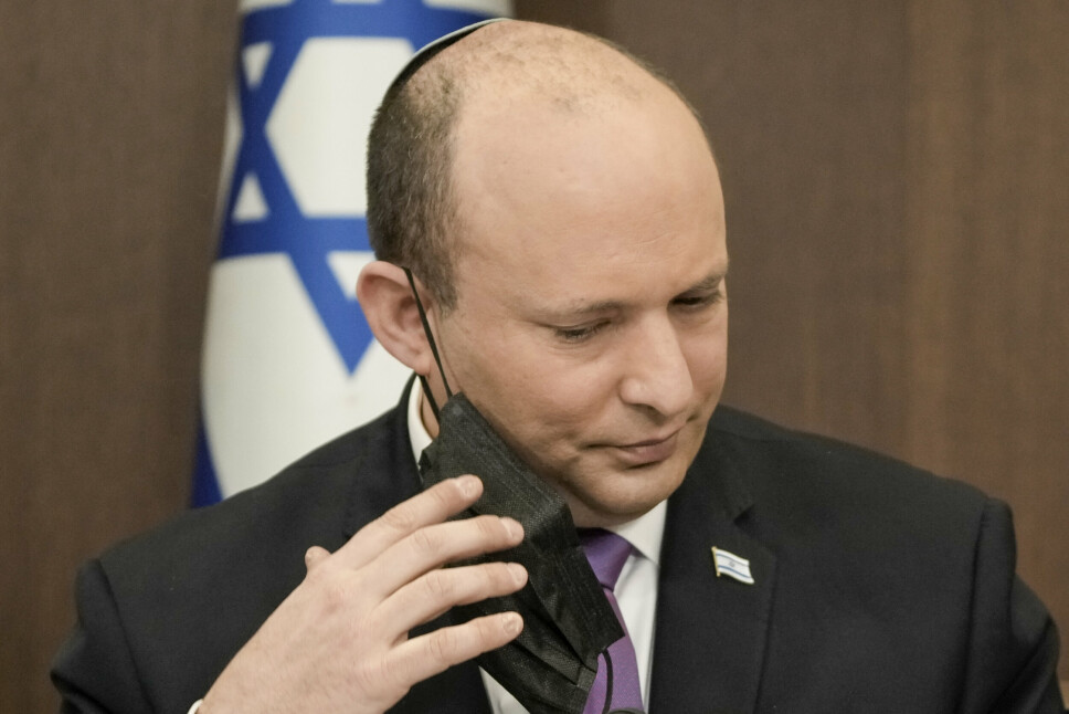 STATSMINISTER: Israels statsminister Naftali Bennett møter regjeringsmedlemmer i Jerusalem søndag.
