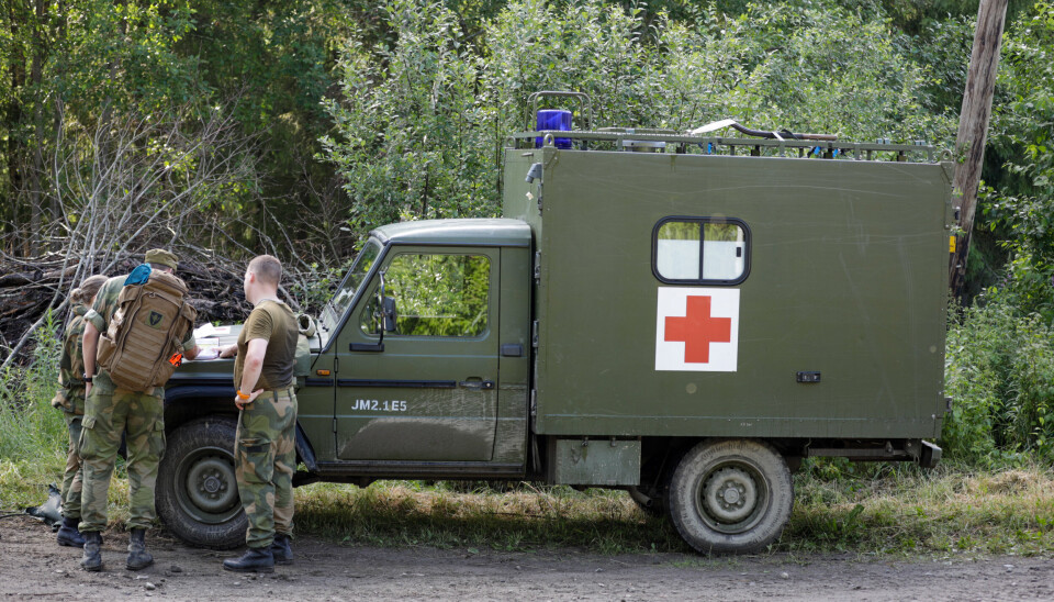 HELSE: Psykisk helse er en viktig forutsetning for stridsevne og kampkraft, skriver innleggsforfatterene. Bildet viser en ambulanse under Forsvarets opptak og seleksjon (FOS) 2021.