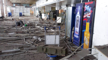 Store skader på flyplassen i Donteski