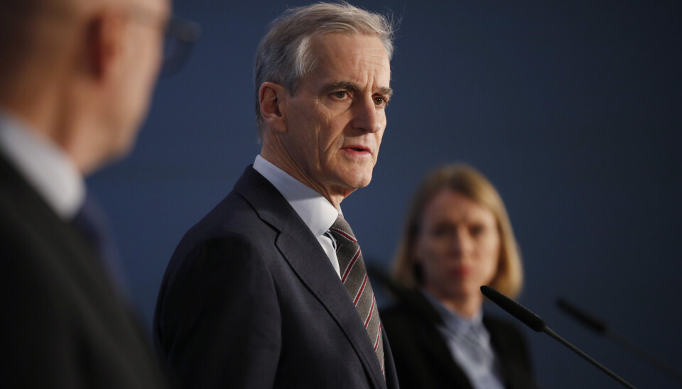 ADVARER: Statsminister Jonas Gahr Støre på en pressekonferanse om situasjonen i Ukraina fredag.