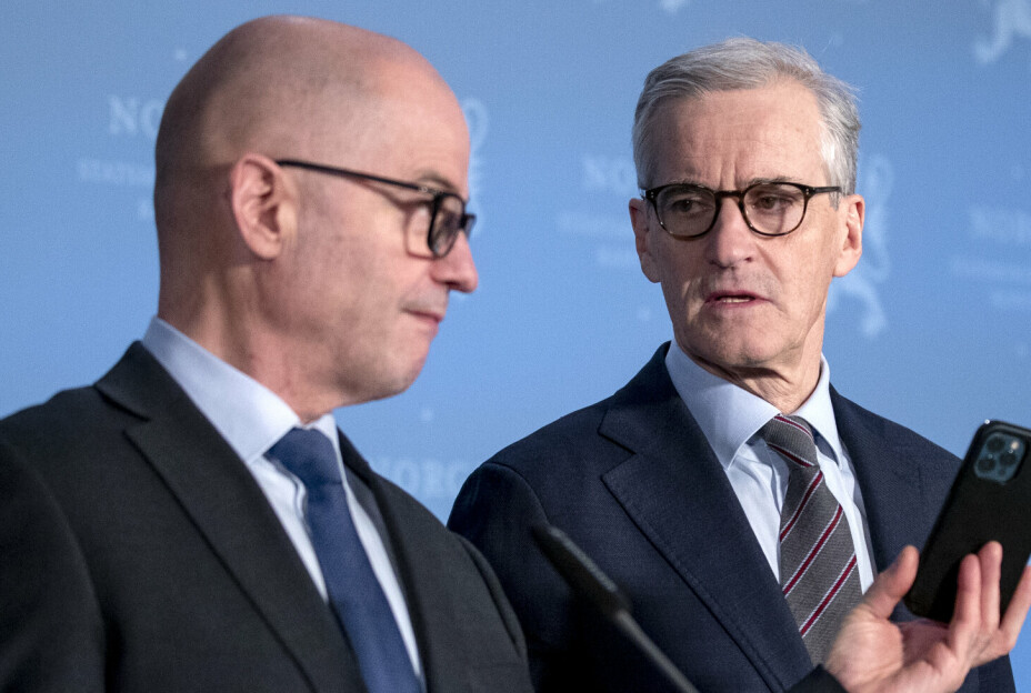 FØLGER MED: Forsvarsminister Odd Roger Enoksen og statsminister Jonas Gahr Støre sier begge at Russland har økt sin militære aktivitet i nord.