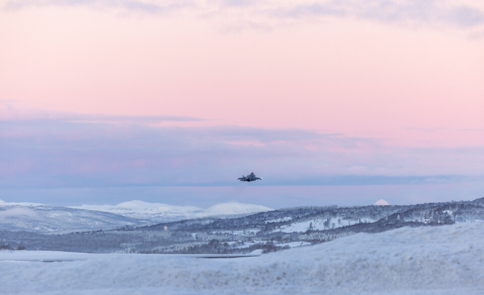 DEBATT: Flere partier tar til orde for økte forsvarsbudsjetter. Bildet viser et F-35-fly.