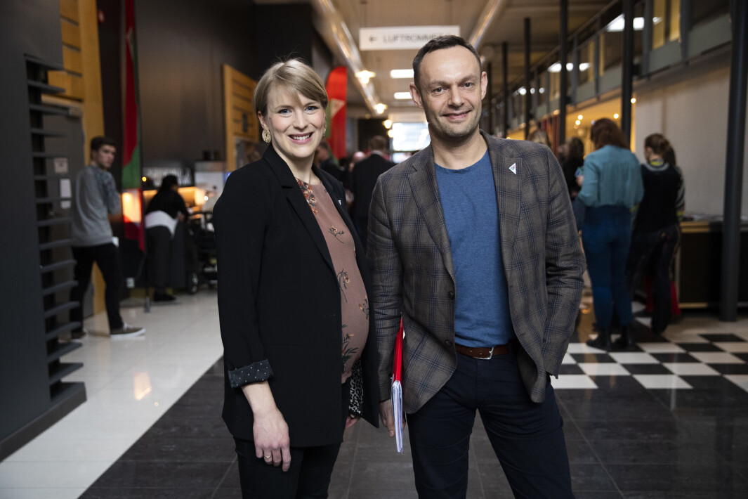 REVURDERES: SV-nestleder Torgeir Knag Fylkesnes og stortingsrepresentant Kari Elisabeth Kaski mener partiet må revurdere sitt Nato-standpunkt i lys av Ukraina-krigen. REVURDERES: SV-nestleder Torgeir Knag Fylkesnes og stortingsrepresentant Kari Elisabeth Kaski mener partiet må revurdere sitt Nato-standpunkt i lys av Ukraina-krigen.
