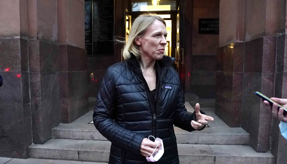 WARSZAWA: Utenriksminister Anniken Huitfeldt snakker med pressen etter møte 9. mars med den polske utenriksministeren Zbigniew Rau i Warszava.