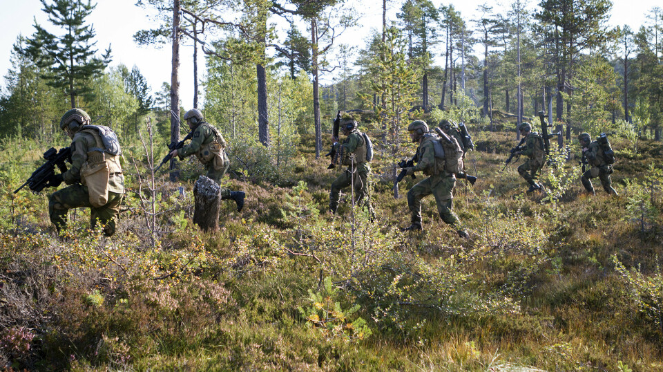 PÅ ØVELSE: Innsatsstyrke Rype fra HV-12 under øvelse Trøndelag.