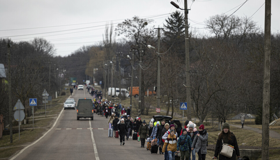 LVIV: Ukrainske flyktninger på vei mellom Lviv og Shehyni vest i Ukraina.