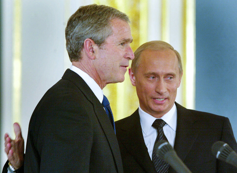 MØTE: Vladimir Putin uttrykte empati med det amerikanske folk etter terroranslaget 11. september 2001, skriver Oddmund Hammerstad. På bildet er Putin og tidligere president i USA George W. Bush under et møte i Moskva 2002.