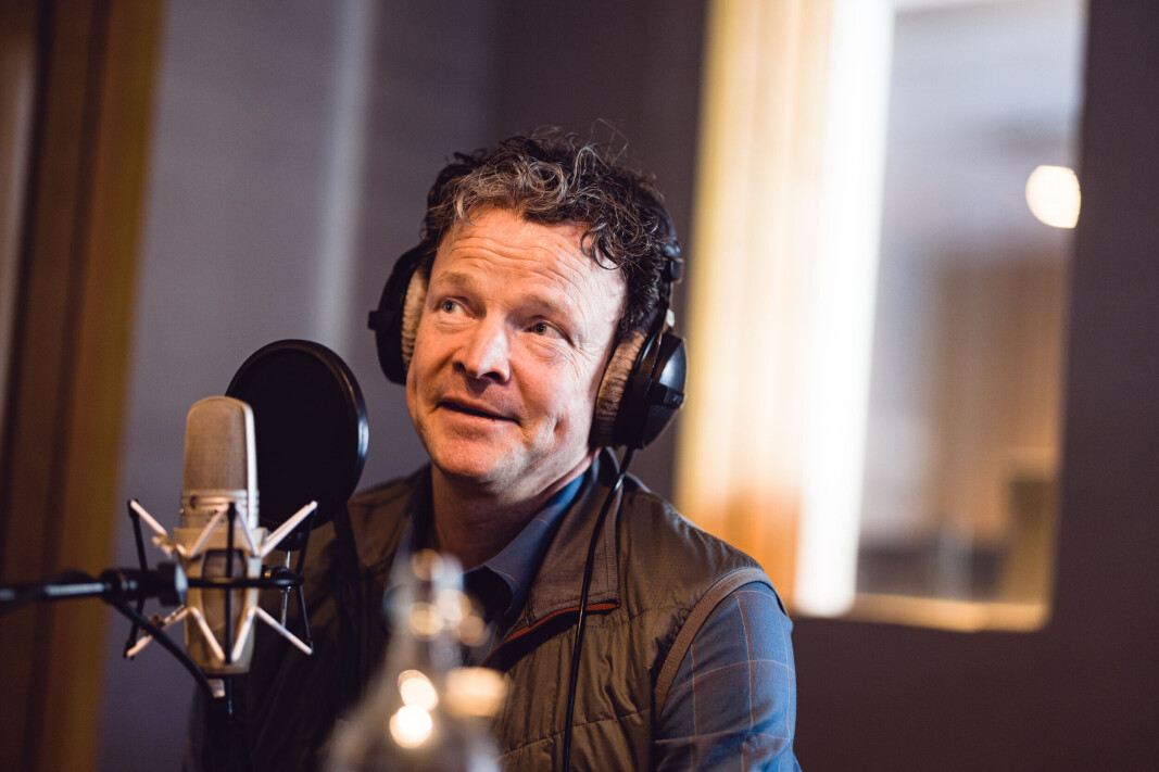 I STUDIO: Førsteamanuensis Tom Røseth ved Stabsskolen spiller inn Ukraina-podkast med Forsvarets forum. I STUDIO: Førsteamanuensis Tom Røseth ved Stabsskolen spiller inn Ukraina-podkast med Forsvarets forum.