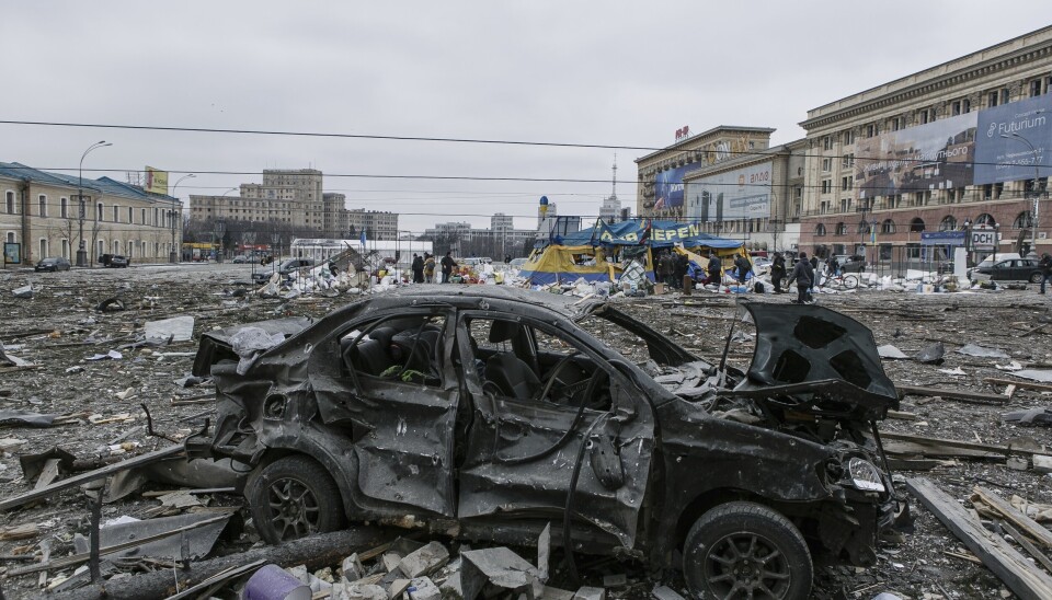 BOMBET: Slik så Kharkiv ut 1. mars, etter at russiske bomber falt over en plass i sentrum av byen.