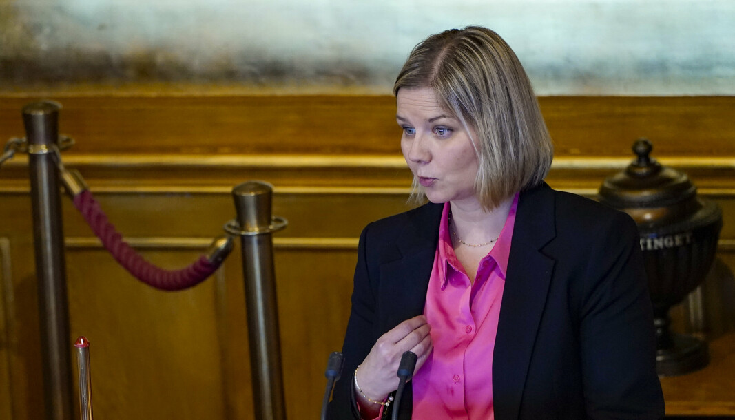 MELBY: Venstre-leder Guri Melby på talerstolen i Stortinget etter statsministerens redegjørelse om krigen i Ukraina.
