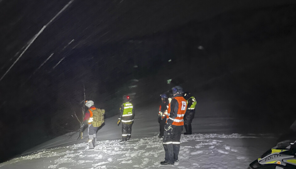 BEIARN: Natt til lørdag har det vært mye nedbør og sterk vind i området Gråtådalen, med opp til 29 sekundmeter i kastene. Frivillige fra Røde Kors har deltatt i søk- og redningsaksjonen.