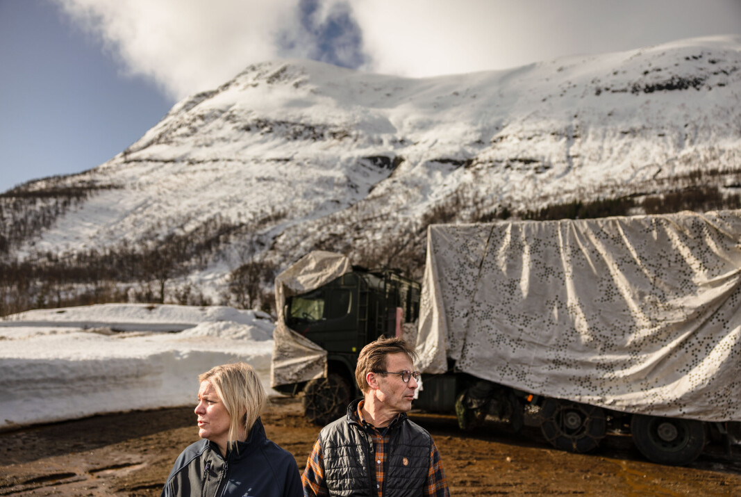 VALGKAMP: Statsminister Magdalena Andersson og partileder Ulf Kristersson (M) la valgkampen fra seg hjemme i Sverige da de besøkte svenske og finske soldater på øvelse i Norge. VALGKAMP: Statsminister Magdalena Andersson og partileder Ulf Kristersson (M) la valgkampen fra seg hjemme i Sverige da de besøkte svenske og finske soldater på øvelse i Norge.