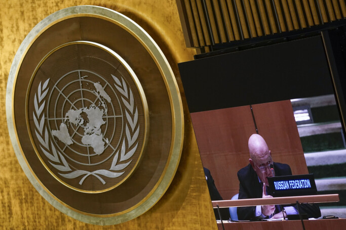 AMBASSADØR: Russlands FN-ambassadør Vasilij Nebenzia under møtet i FNs hovedforsamling torsdag.