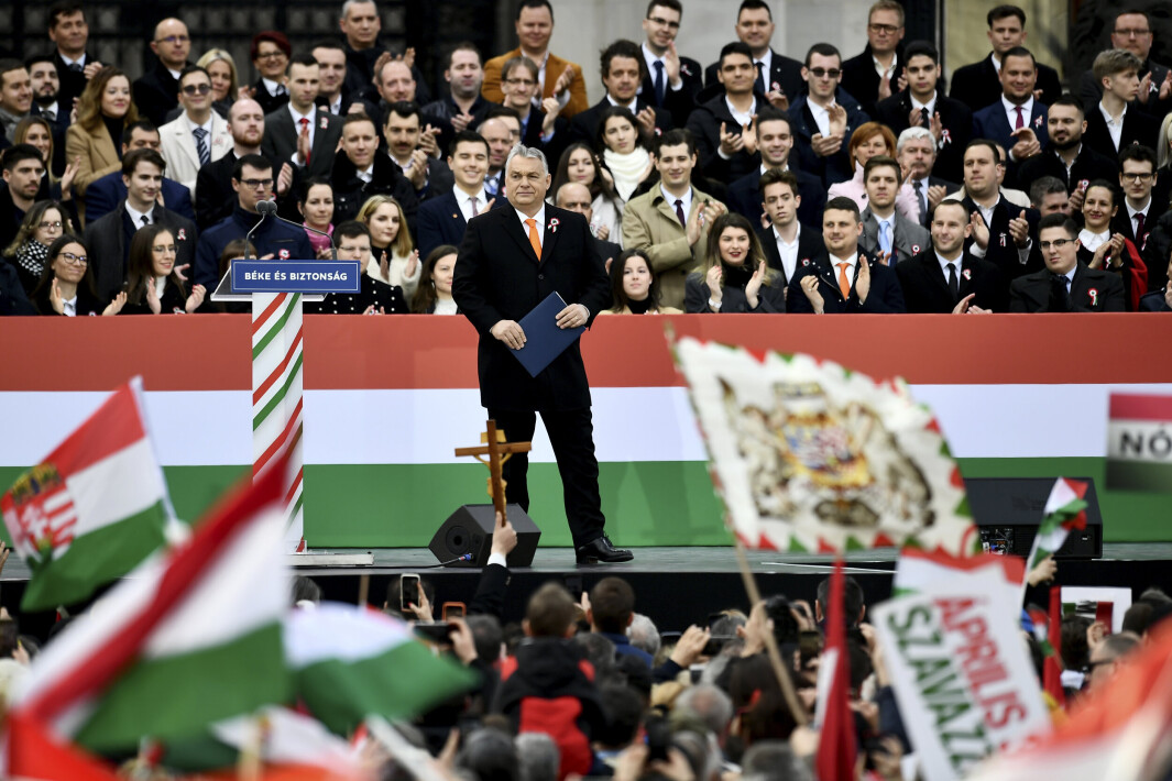 VALGKAMP: Ungarns statsminister Viktor Orban har fortsatt overtaket foran valget i april. VALGKAMP: Ungarns statsminister Viktor Orban har fortsatt overtaket foran valget i april.