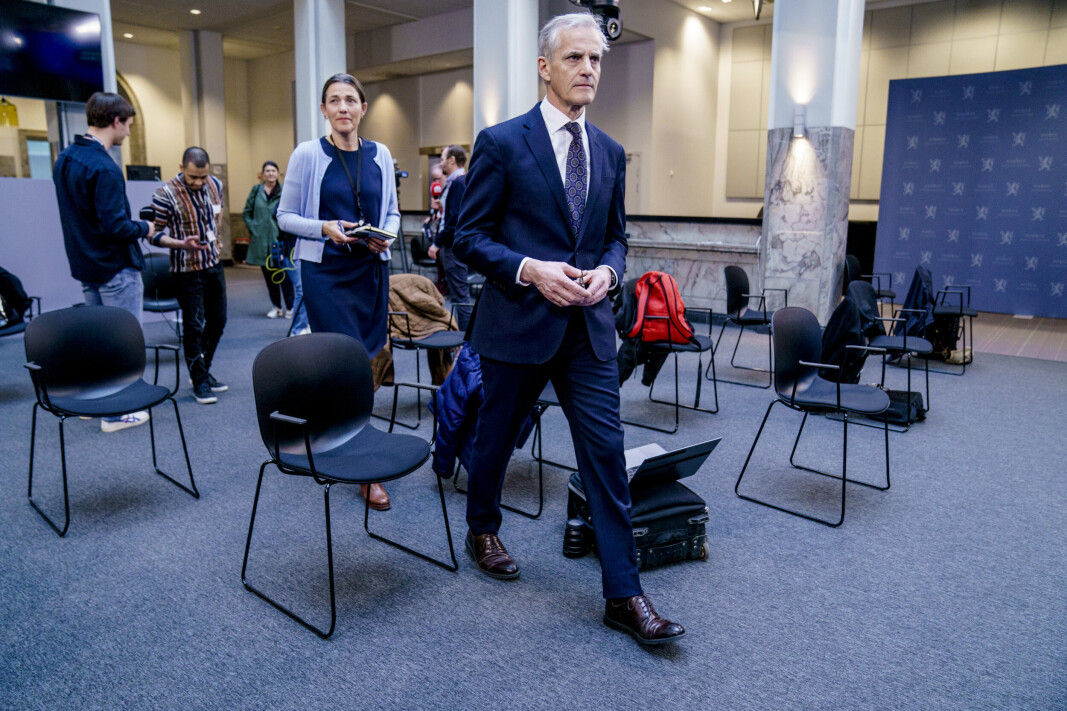 ÅRSMØTE: Statsminister Jonas Gahr Støre (Ap) deltok på Trøndelag Aps årsmøte lørdag og møtte etterpå en ukrainsk familie som har flyktet fra krigen. Dette bildet ble tatt etter regjeringens pressekonferanse om krigen i Ukraina fredag 25. mars. ÅRSMØTE: Statsminister Jonas Gahr Støre (Ap) deltok på Trøndelag Aps årsmøte lørdag og møtte etterpå en ukrainsk familie som har flyktet fra krigen. Dette bildet ble tatt etter regjeringens pressekonferanse om krigen i Ukraina fredag 25. mars.