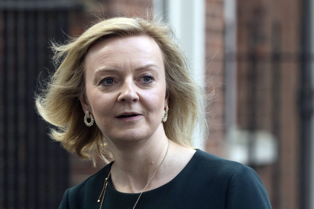 FREDSAVTALE: Storbritannias utenriksminister Liz Truss sier landets sanksjoner mot Russland kan oppheves hvis Moskva går med på en fredsavtale, trekker seg ut av Ukraina og forplikter seg til stans i nye aggressive handlinger mot Ukraina. FREDSAVTALE: Storbritannias utenriksminister Liz Truss sier landets sanksjoner mot Russland kan oppheves hvis Moskva går med på en fredsavtale, trekker seg ut av Ukraina og forplikter seg til stans i nye aggressive handlinger mot Ukraina.