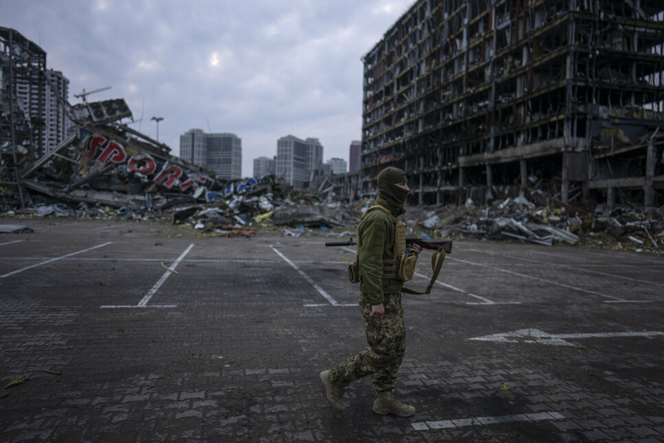 KOSTER MYE: Ødeleggelsene etter de russiske angrepene er enorme i Ukraina, og landets økonomi er hardt rammet. Bruttonasjonalproduktet vil i år trolig krympe med 20 prosent, vel å merke dersom krigen er over i løpet av et par måneder.