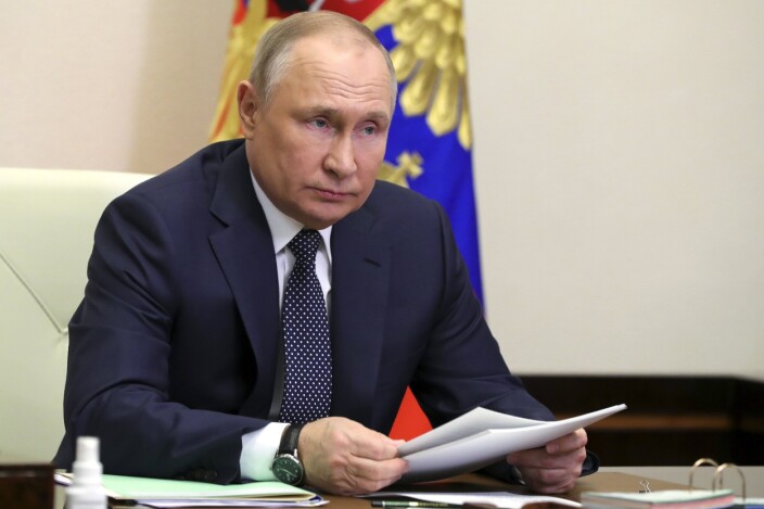 PROSESSER: Putin har satt i sving en serie av hendelser og prosesser som vanskelig kan sies å være i landets langsiktige interesse, skriver kronikkforfatteren. PROSESSER: Putin har satt i sving en serie av hendelser og prosesser som vanskelig kan sies å være i landets langsiktige interesse, skriver kronikkforfatteren.