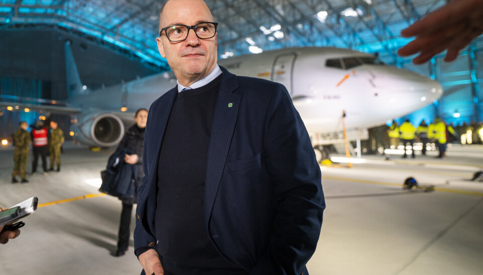 EVENES: Forsvarsminister Odd Roger Enoksen (Sp) fortalte Stortinget onsdag at den nye flybasen på Evenes kan bli flere milliarder kroner dyrere enn planlagt. Her fra markering av at de første overvåkingsflyene P-8A Poseidon kom til Evenes i mars.
