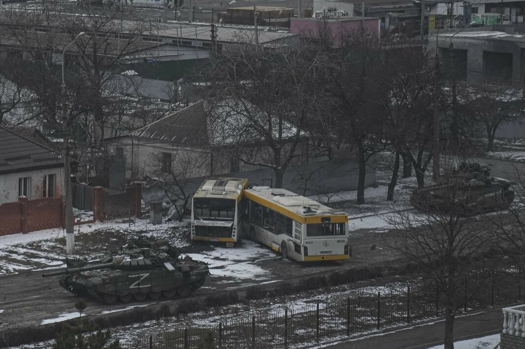MARIUPOL: Russiske stridsvogner utenfor Mariupol, Ukraina. MARIUPOL: Russiske stridsvogner utenfor Mariupol, Ukraina.