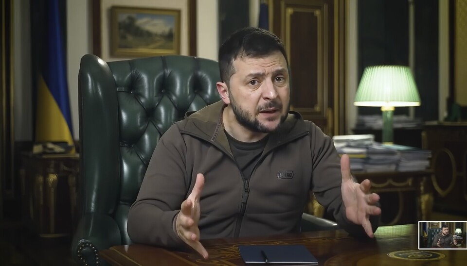 VIDEOTALE: President Volodymyr Zelenskyj sier forsinkelse i våpenleveranser til Ukraina forlenger det ukrainske folks lidelser og at giverlandene også er ansvarlige for utfallet av krigen.