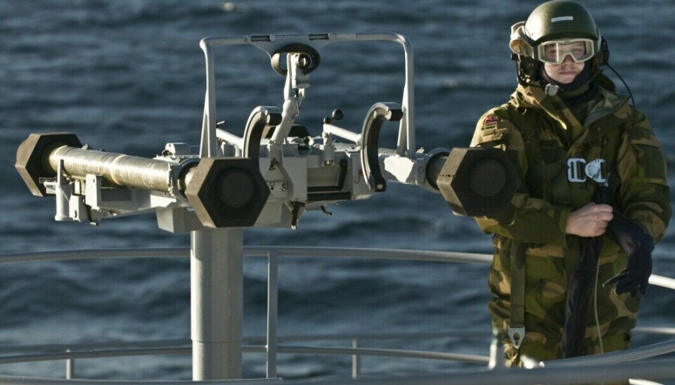 MISTRAL: En soldat med et Mistral luftvernsystem.